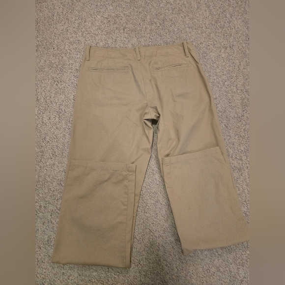 Old Navy Men Khaki Pants - Picture 9 of 9
